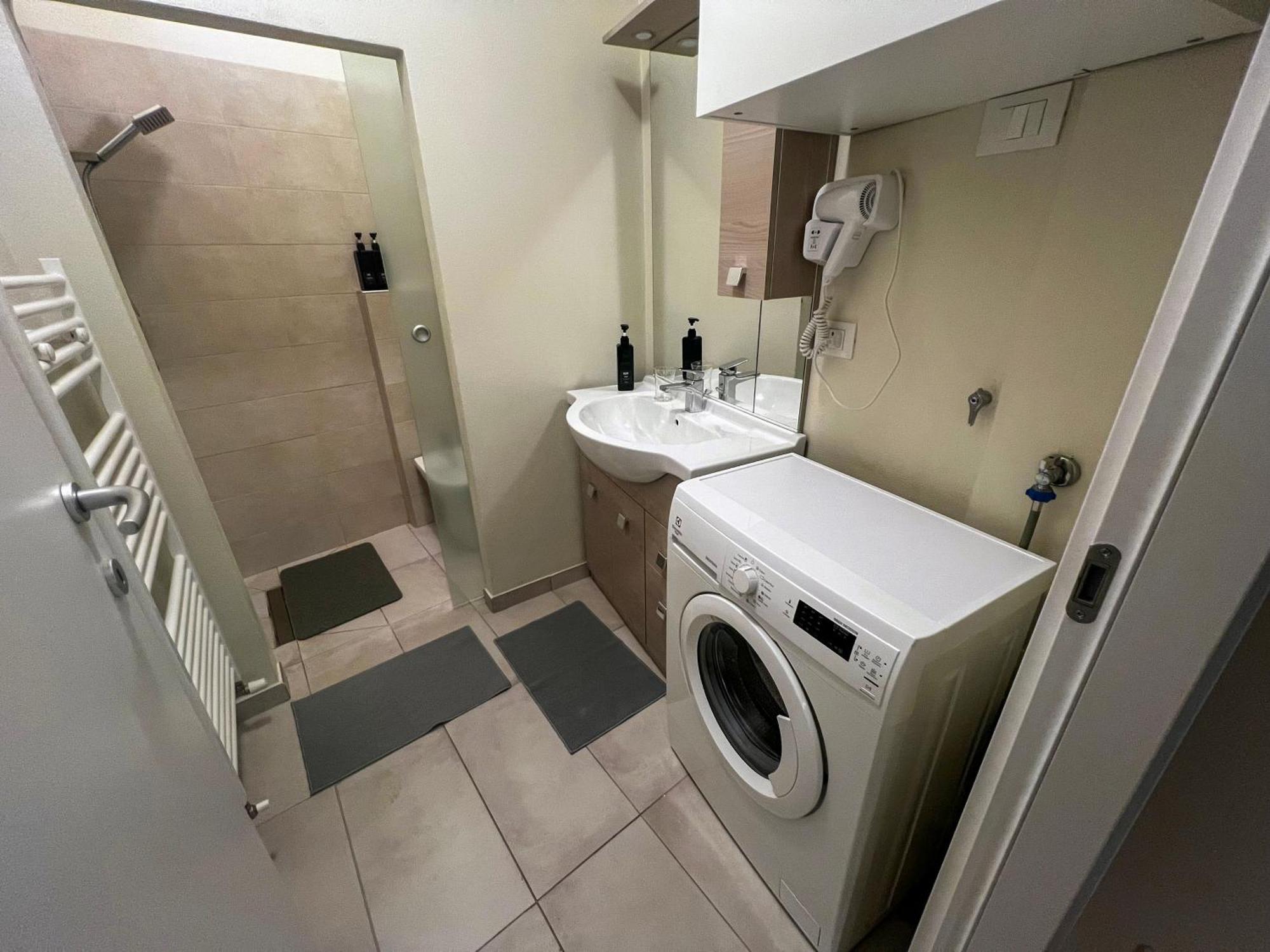 Appartamento Anna - Comfort E Stile In Centro Storico Imola Exterior foto